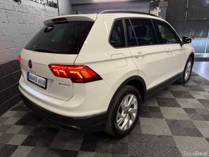 221 VW Tiguan 1.4 TSi E Life DSG - Image 3