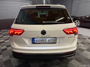 221 VW Tiguan 1.4 TSi E Life DSG - Image 4
