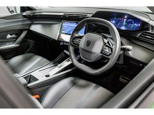 Peugeot 308 E-Allure 54kWh Auto 156HP - Image 2