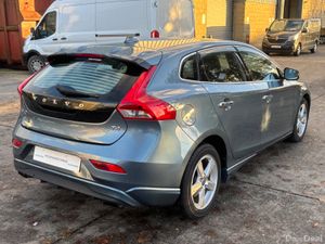 2014 VOLVO V40 1.6 T4 5DR AUTO FULLY LOADED - Image 4