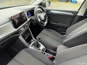 Volkswagen T-Roc SPECIAL EDITION 1.0TSI 116HP MANU - Image 2