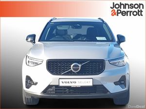 Volvo XC40 2.0 B3 163bhp MHEV Plus Dark (Heated Wi - Image 4