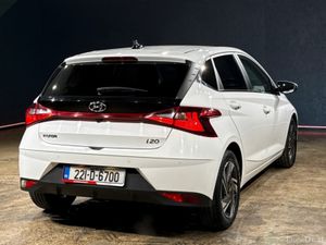 Hyundai i20 AUTOMATIC 1.0L - APPLE CARPLAY - REVER - Image 4