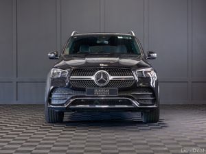 212 Mercedes-Benz GLE 350de AMG Line Premium - Image 2