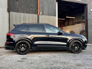 Porsche Cayenne 2016 Platinum Edition - Image 3