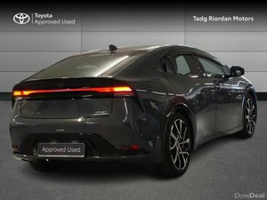 Toyota Prius PLUG-IN HYBRID - Image 2