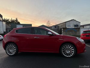 ALFA ROMEO GIULIETTA 2015 RED - Image 4