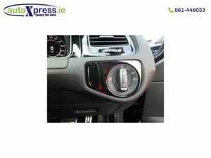 Volkswagen Golf R Line 4MOTION 2.0 Automatic - Image 4