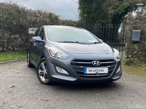 Hyundai i30 1.6 Diesel Deluxe - Image 2