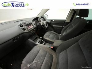 Volkswagen Tiguan Sport 2.0 TDI Panoramic roof - Image 4