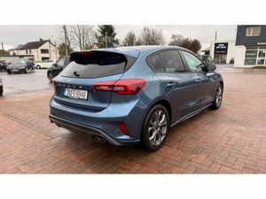 Ford Focus St-line 5D 1.0T 125 Mhev M6 FWD - Image 4