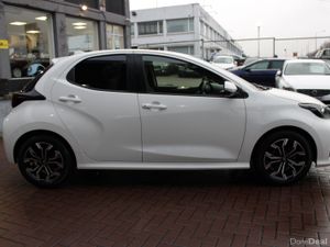 1.0 SPORT 5DR HATCHBACK AUTOMATIC // 1 OWNER IN AS - Image 3