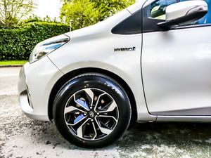 2019 Toyota Yaris 1.5 Petrol Hybrid Automatic - Image 4