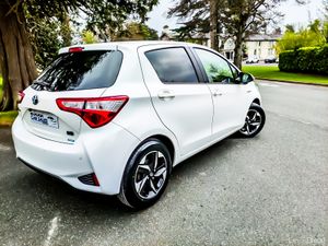 2019 Toyota Yaris 1.5 Petrol Hybrid Automatic - Image 3
