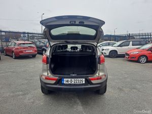 KIA SPORTAGE 1 OWNER VERY LOW KMS EX HALF LEATHER - Image 4