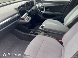 Renault Megane E-Tech TECHNO 60 KW 220 BHP 5DR - 1 - Image 4