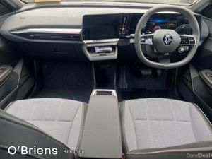 Renault Megane E-Tech TECHNO 60 KW 220 BHP 5DR - 1 - Image 2