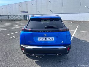Peugeot 2008 1.2 PETROL, ALLURE MODEL, AUTOMATIC, - Image 4