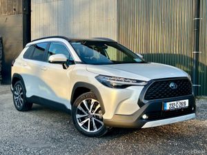 Toyota Corolla 2023 low mileage top spec - Image 4