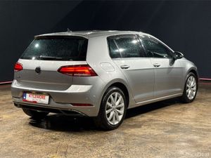 Volkswagen Golf TSI 1.2L AUTOMATIC COMFORT LINE - - Image 4
