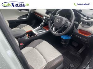 Toyota RAV4 4WD HYBRID ADVENTURE, Low mileage - Image 2