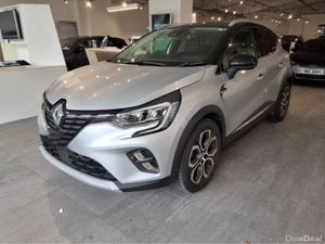 Renault Captur TECHNO E-TECH HEV - Only 4,000 Km - - Image 2