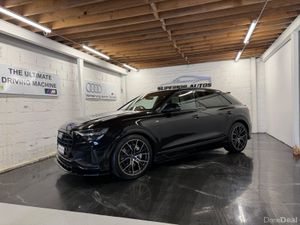 2022 Audi Q8 S-Line Black Edition 55TFSI E Quattro - Image 2