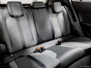 Peugeot 2008 E-Allure 54kWh 156HP - 400km+ range, - Image 4