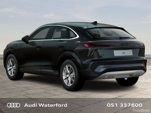 Audi Q3 SB E-HYBRID 270 HP S-T SE - Image 2