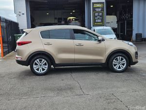 2016 Kia Sportage 1.7D EXS  Panoramic Roof - Image 4