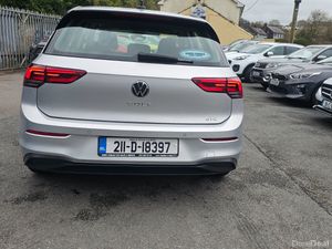 Volkswagen Golf 2021 1.0 eTSI 110HP  DSG MHEV - Image 4