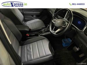 Volkswagen T-Roc 2.0 TDI STYLE, Ultra Low mileage - Image 4