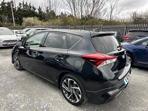 Toyota Auris 1.8L Automatic Petrol Hybrid Low Mile - Image 4
