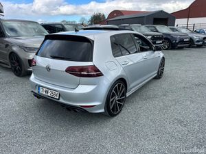 171 VW GOLF R300BHP DSG PANROOF - Image 2