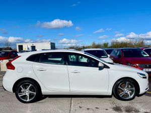Volvo V40 D4 - 2019 /2.0, DIESEL/ - Image 4
