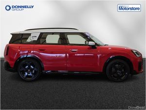MINI Countryman Electric Hatchback SE Sport - Image 3