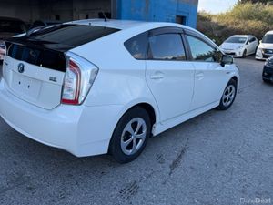 2015 Toyota Prius Hybrid Automatic - Image 4