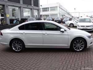 2018 VOLKSWAGEN PASSAT 5DR AUTO - Image 3