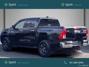 Toyota Hilux 2.8 SR5  AUTO - Image 2