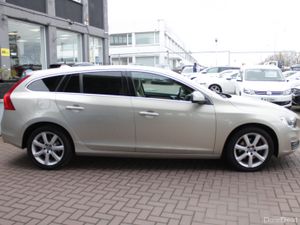 2017 VOLVO V60 2.0D4 5DR ESTATE - Image 3