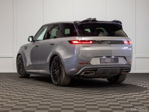 2023 Range Rover Sport P440e Dynamic SE *Pan Roof - Image 4