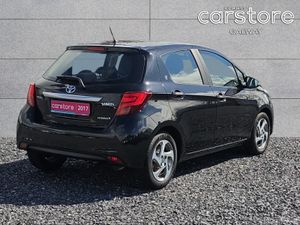 Toyota Yaris Hybrid Luxury - Image 3