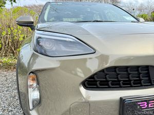 2023 Toyota Yaris Cross 1.5 Hybrid Luna Automatic - Image 4