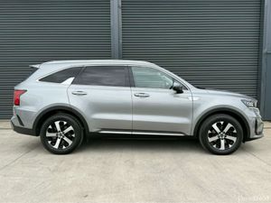 Kia Sorento K4 5DR AUTO ** HUGE SPEC 7 SEATER ** - Image 4