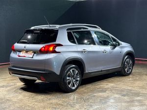 Peugeot 2008 1.2 AUTOMATIC SUV - FACTORY ALLOYS - - Image 3