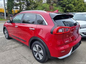 2018 KIA NIRO PETROL PLUG IN HYBRID NCT 04/28 - Image 4