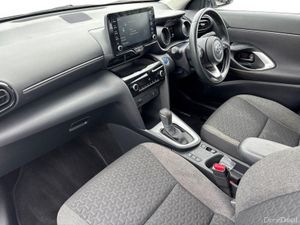 Toyota Yaris Cross 1.5 Hybrid CVT Luna - Image 2