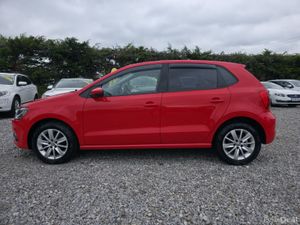 2017 Volkswagen Polo - Image 2