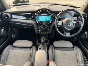 Mini Cooper ELECTRIC LEVEL 2 HALF LEATHER SEATS - Image 2
