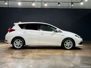 Toyota Auris 1.8L HYBRID - FACTORY ALLOYS - BLACK - Image 3